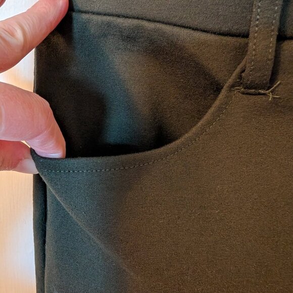 Quince Ultra-Stretch Ponte Straight Leg 4-Pocket Pants Size Small, Olive - Picture 5 of 6